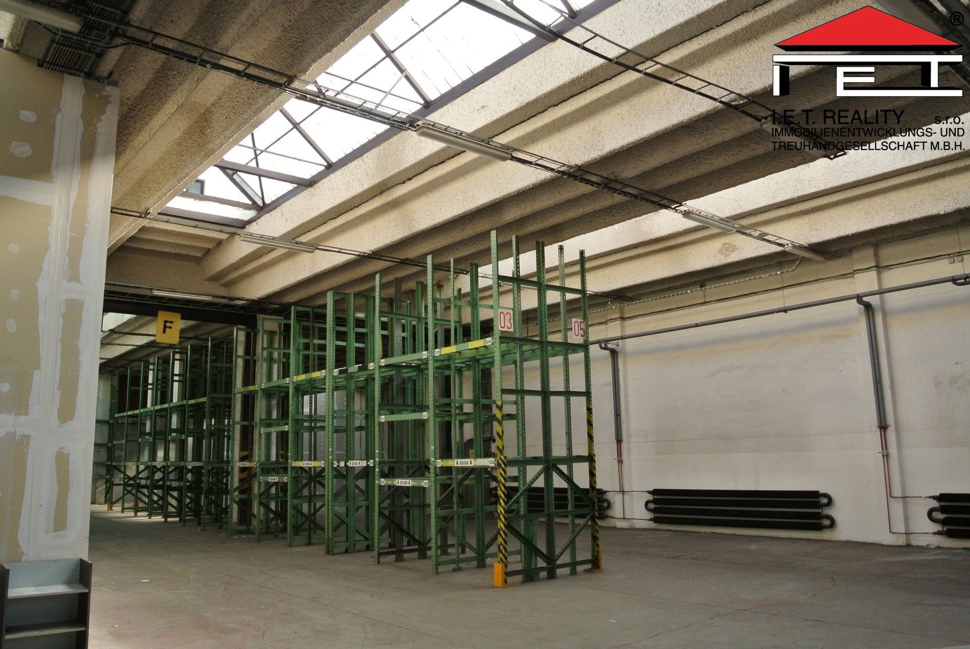 Pronájem komerčního prostoru 992 m² - foto 3