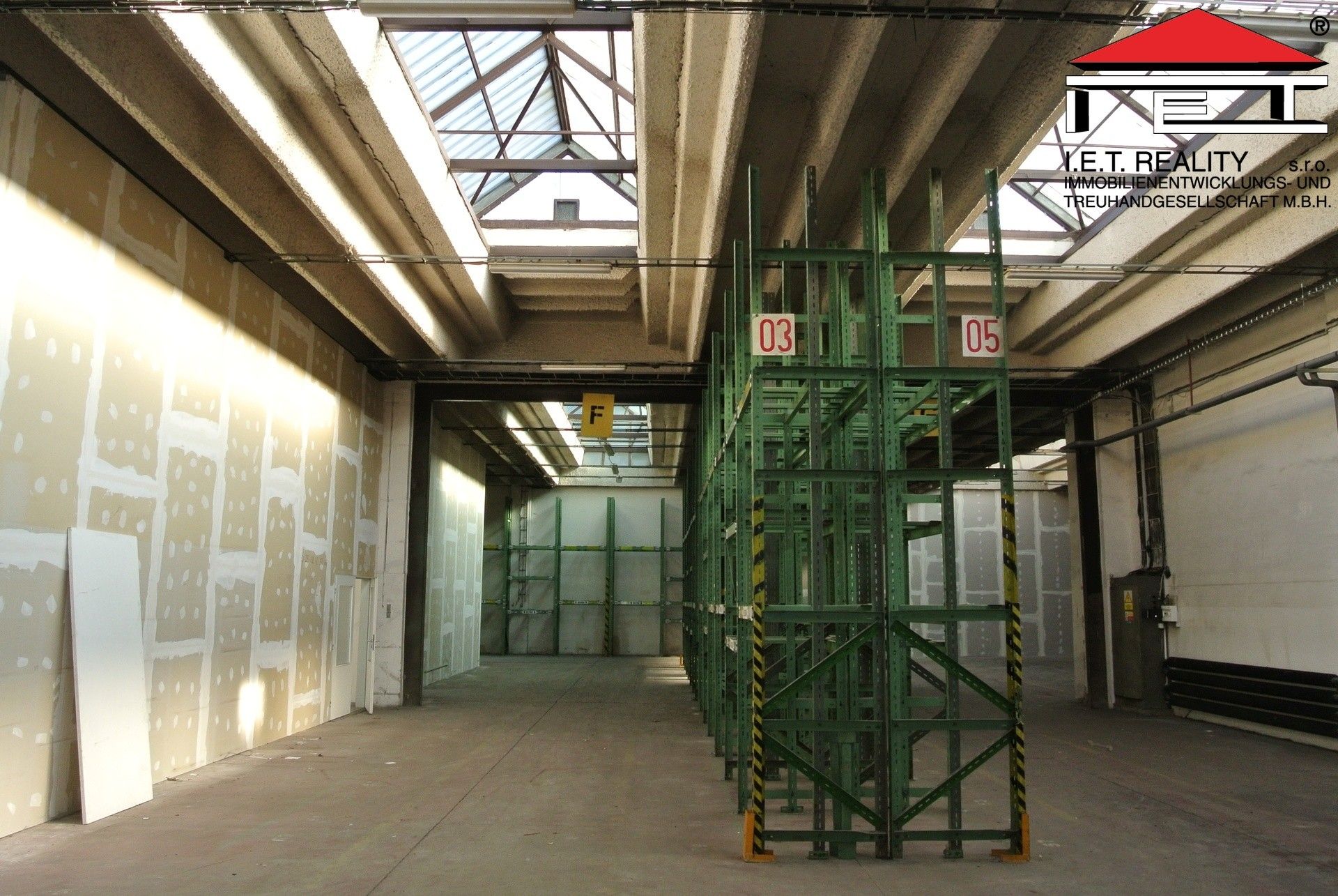 Pronájem komerčního prostoru 992 m² - foto 5