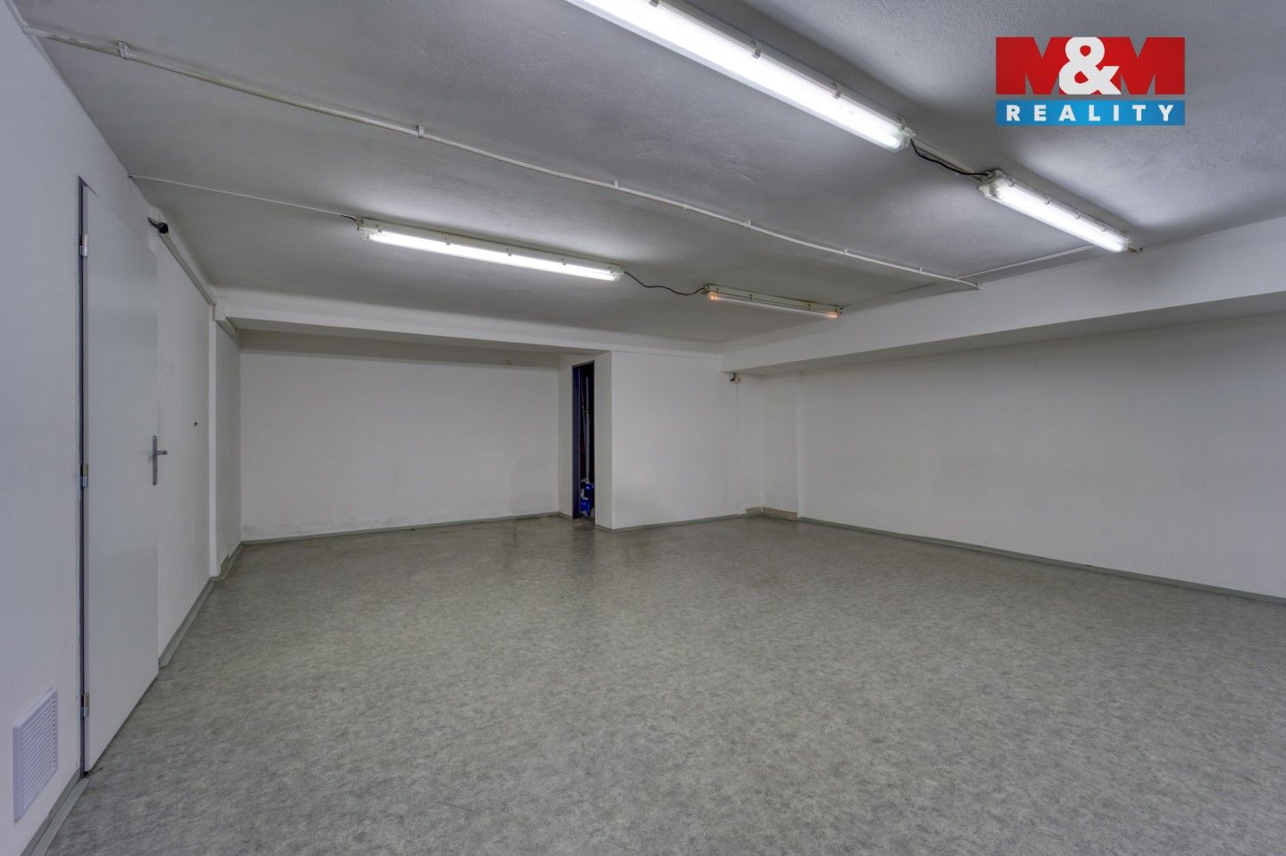 Pronájem komerčního prostoru 1603 m² - foto 32