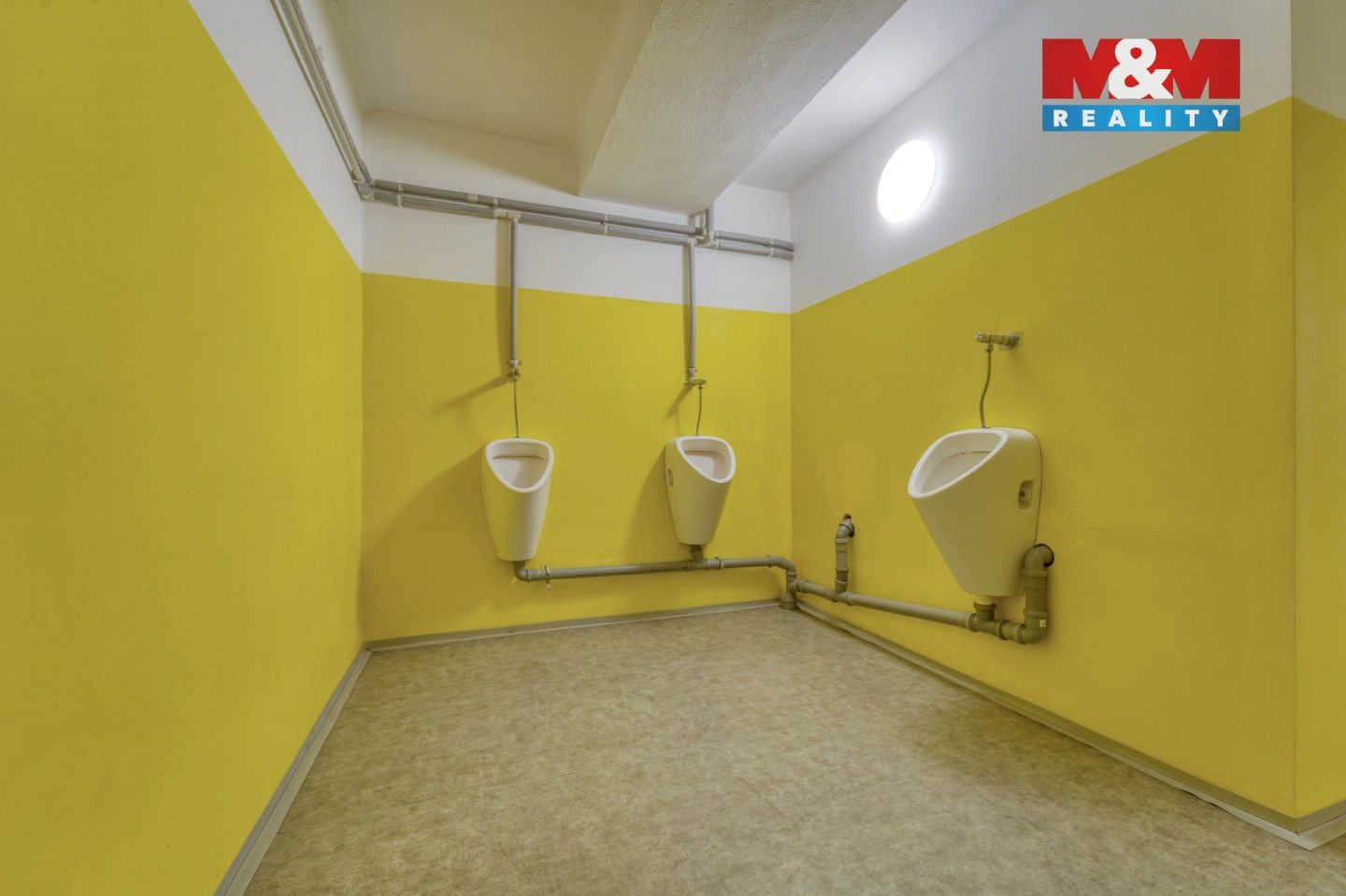 Pronájem komerčního prostoru 1603 m² - foto 37