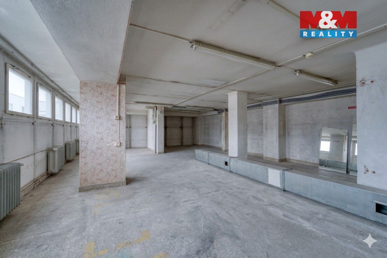 Pronájem komerčního prostoru 1603 m² - foto 34
