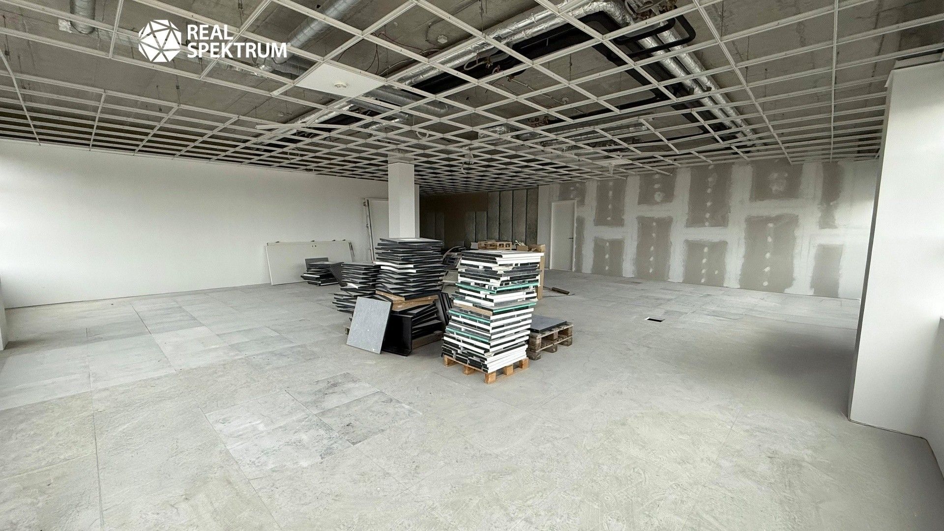 Pronájem komerčního prostoru 180 m² - foto 3