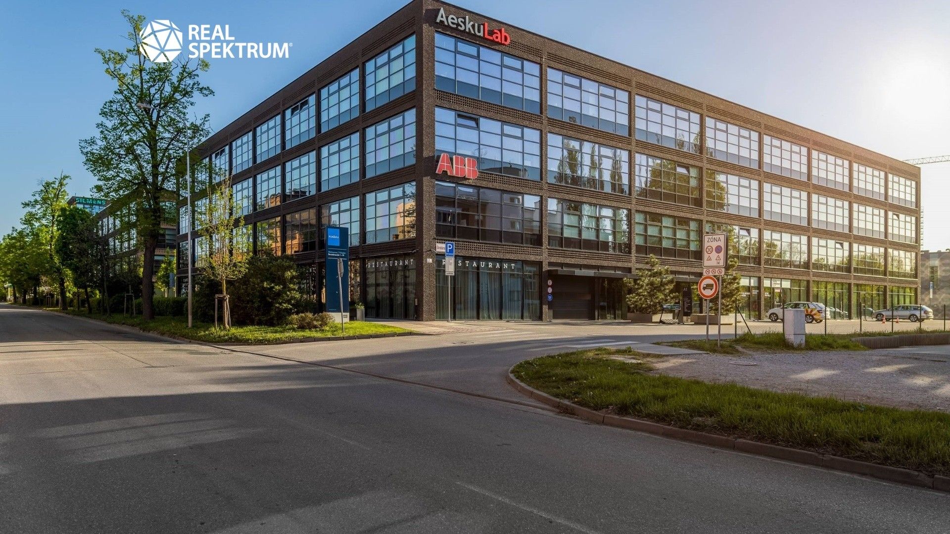 Pronájem komerčního prostoru 180 m² - foto 10