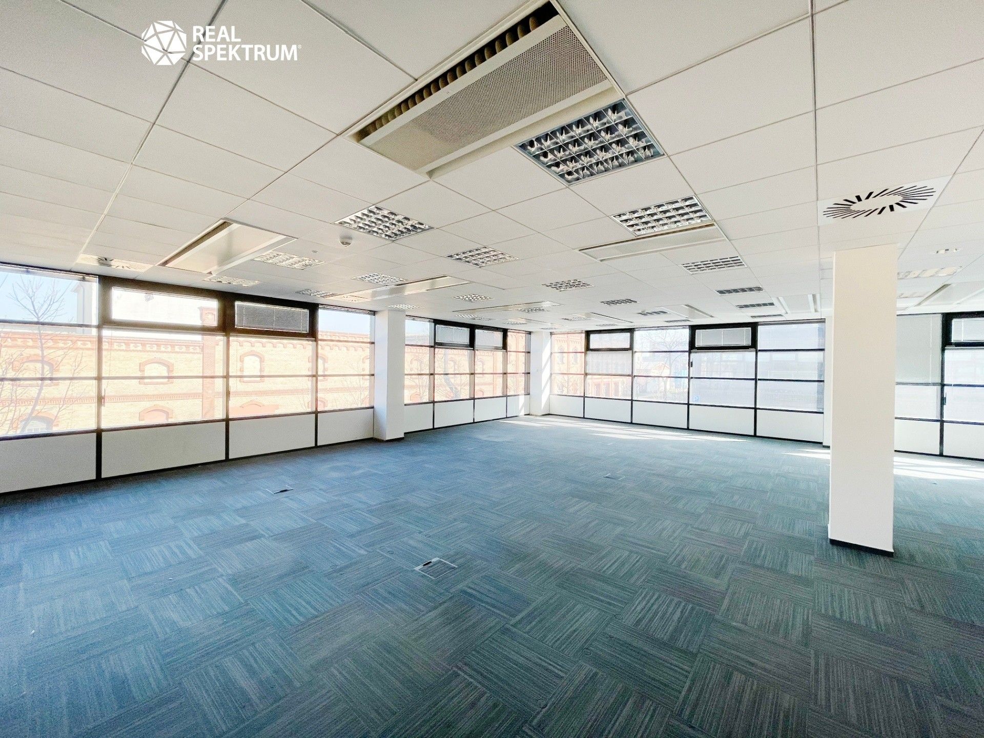 Pronájem komerčního prostoru 180 m² - foto 9