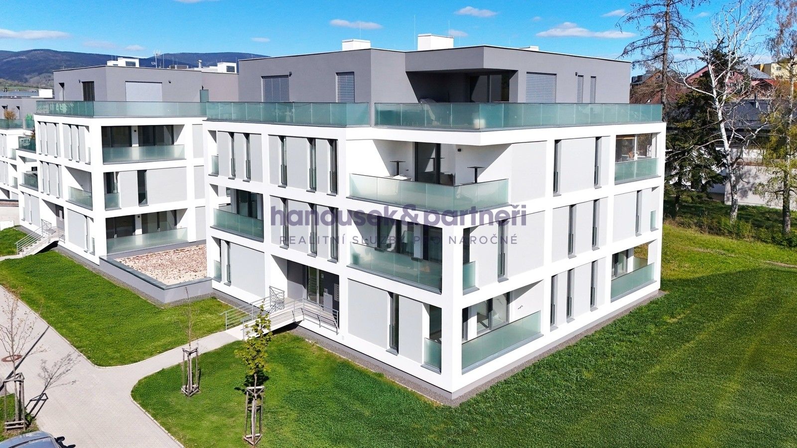 Prodej bytu 2+kk 63 m² - foto 1
