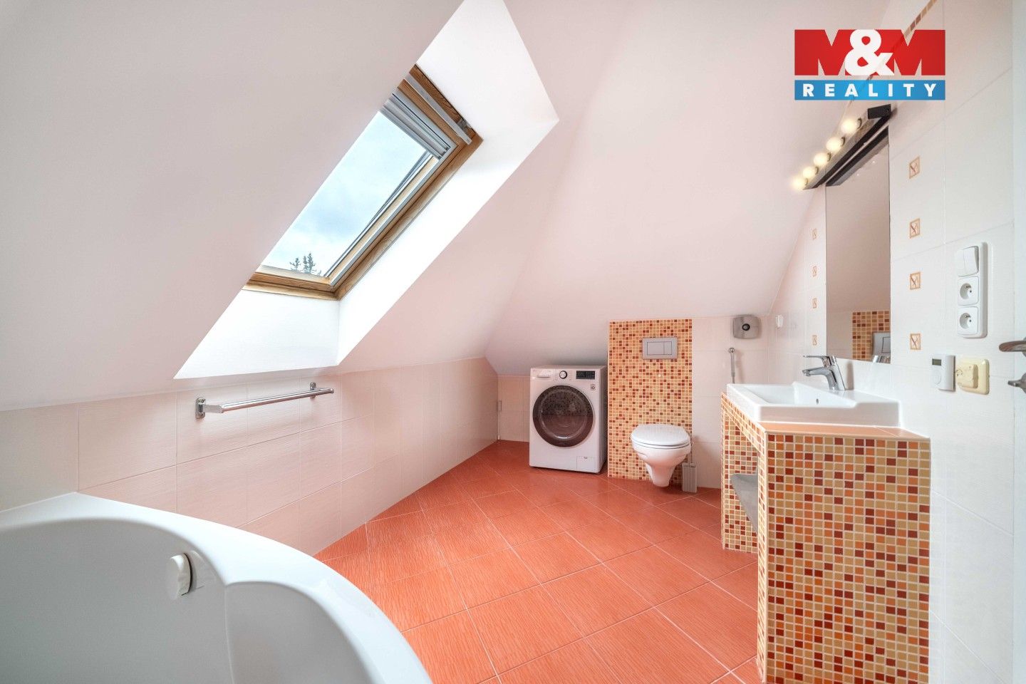 Prodej bytu 1+kk 55 m² - foto 3