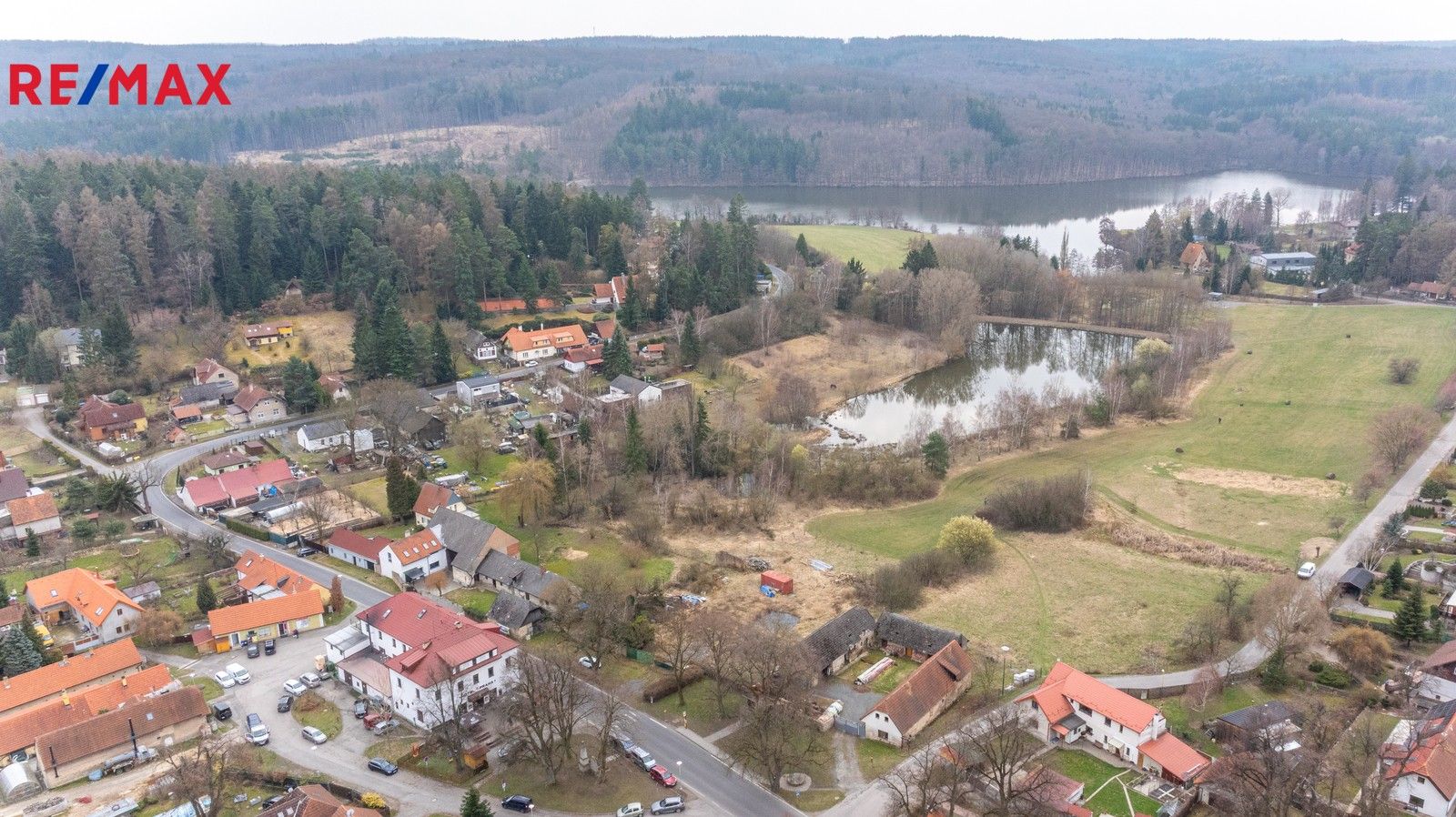 Prodej pozemku 1943 m² - foto 1