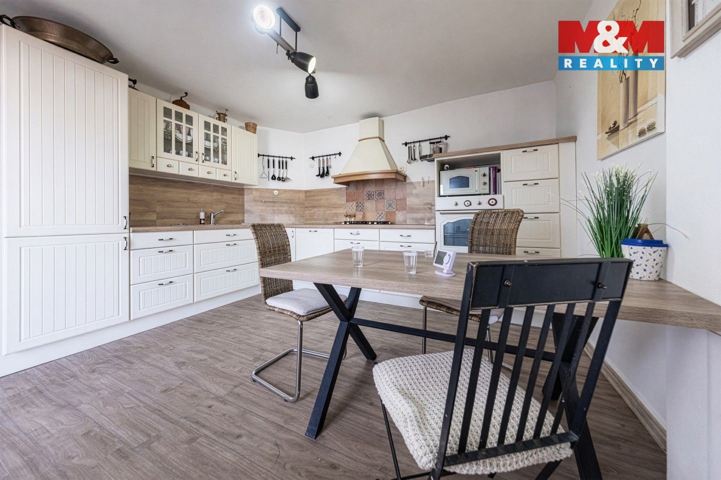Prodej domu 300 m² - foto 2