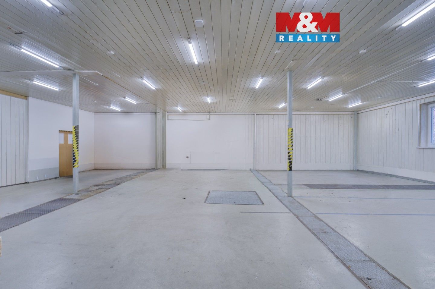 Pronájem komerčního prostoru 360 m² - foto 1