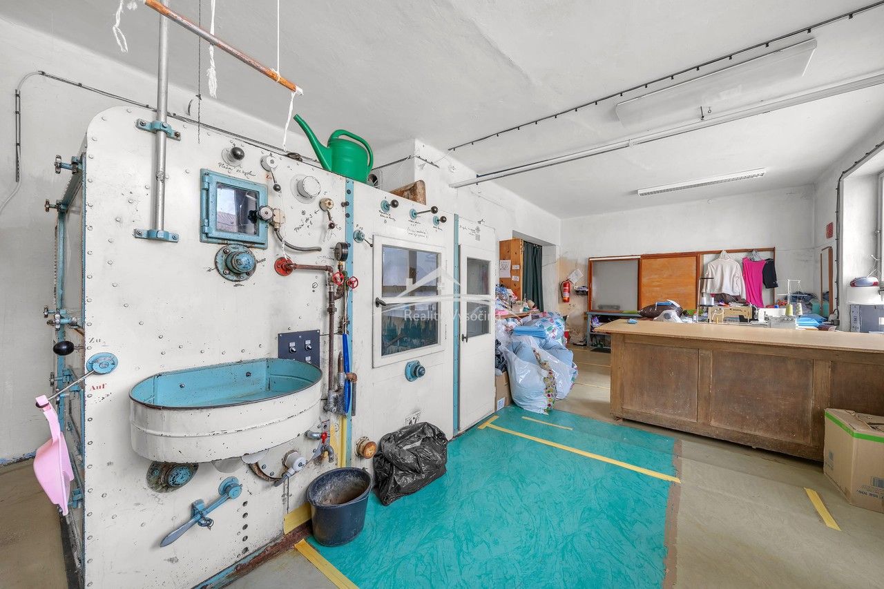 Prodej komerčního prostoru 750 m² - foto 5