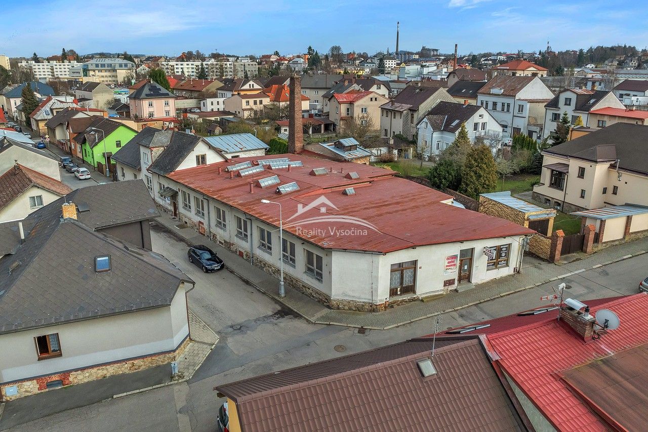 Prodej komerčního prostoru 750 m² - foto 1