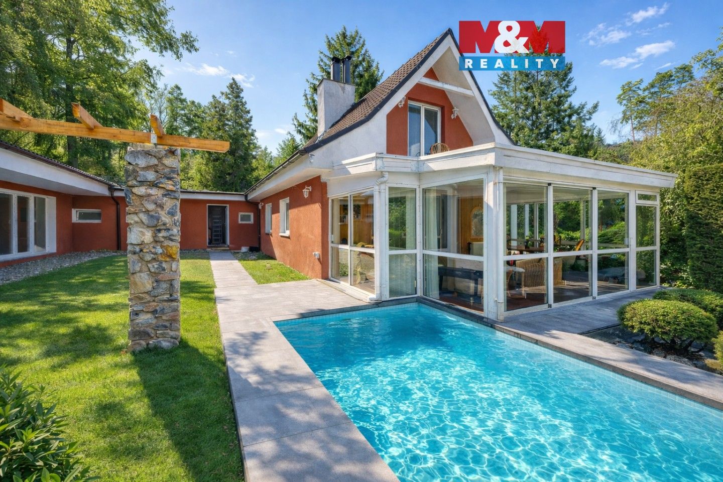 Prodej domu 260 m² - foto 1