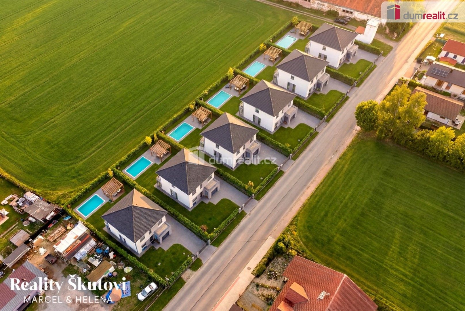 Prodej pozemku 600 m² - foto 4