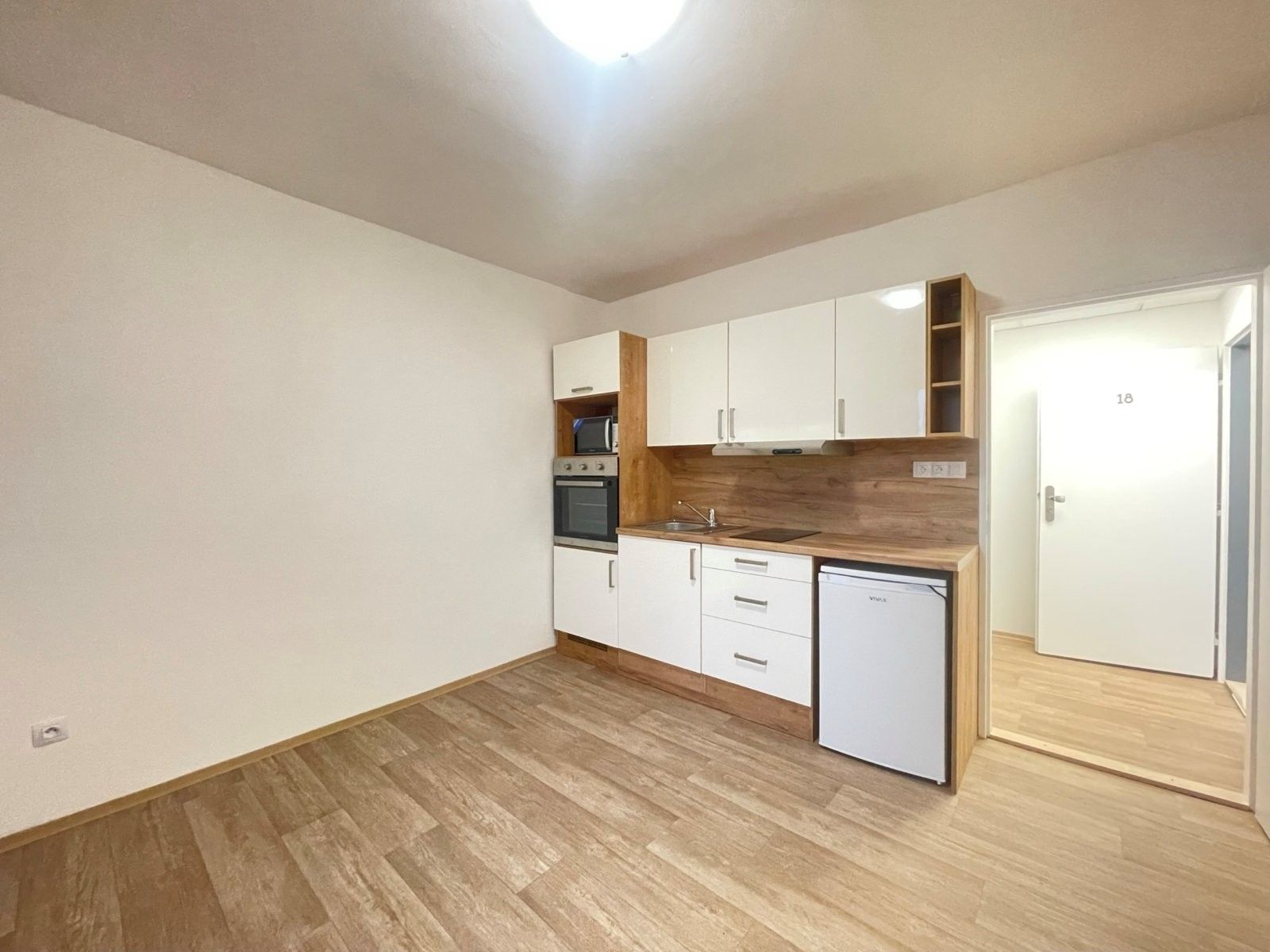 Pronájem bytu 1+kk 20 m² - foto 2