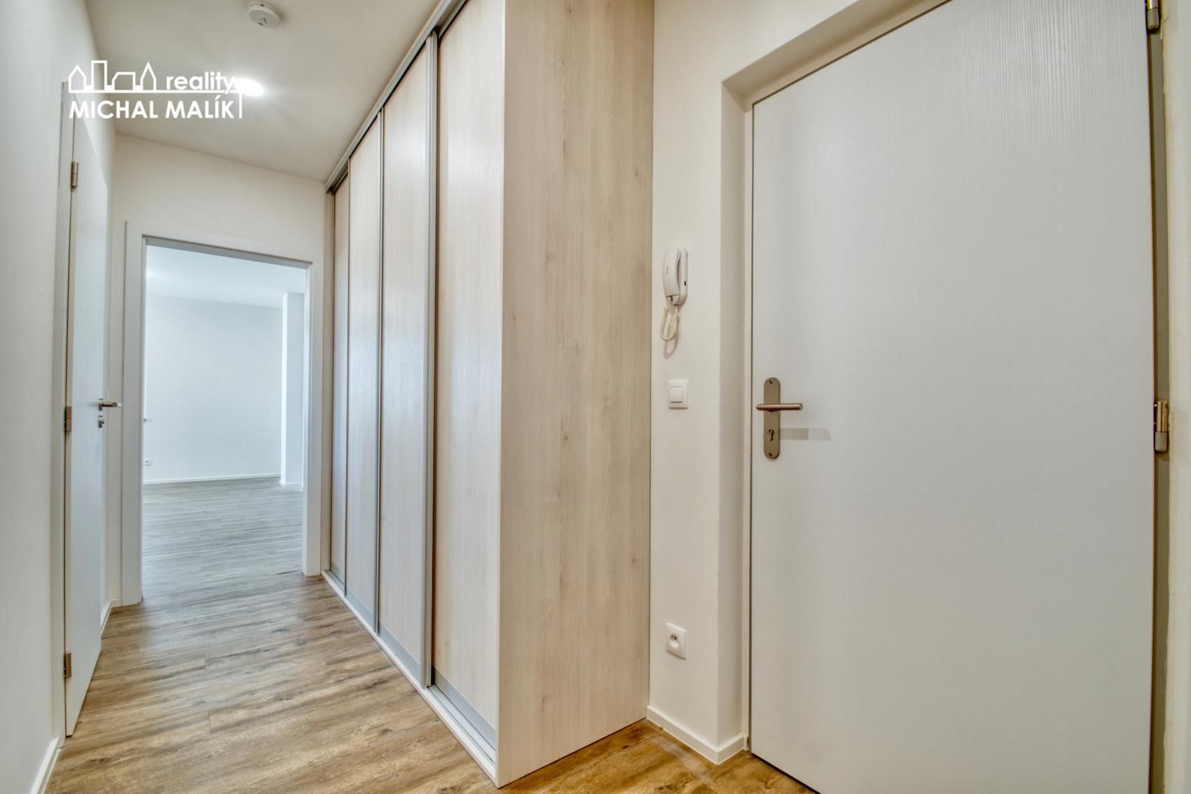 Pronájem bytu 1+kk 39 m² - foto 9