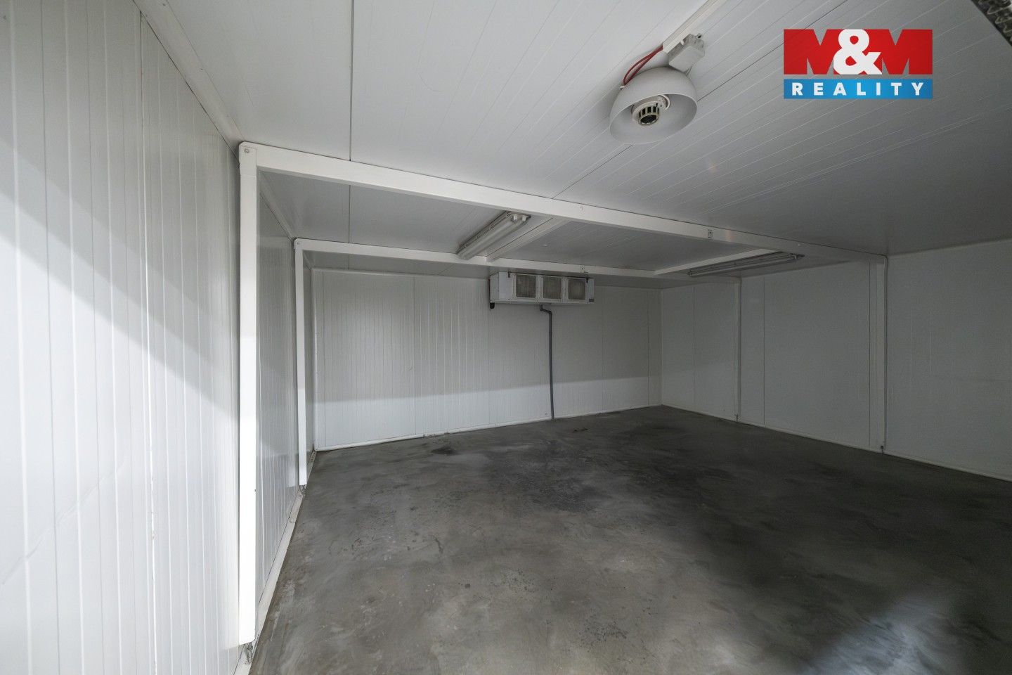 Pronájem komerčního prostoru 1300 m² - foto 8