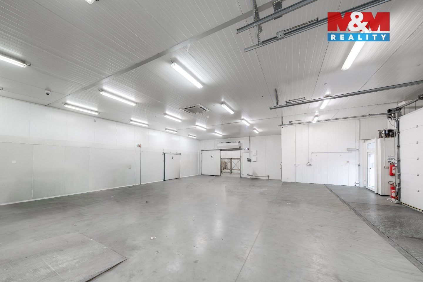 Pronájem komerčního prostoru 1300 m² - foto 6