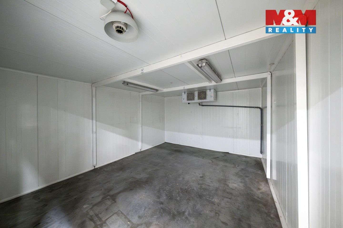 Pronájem komerčního prostoru 1300 m² - foto 9