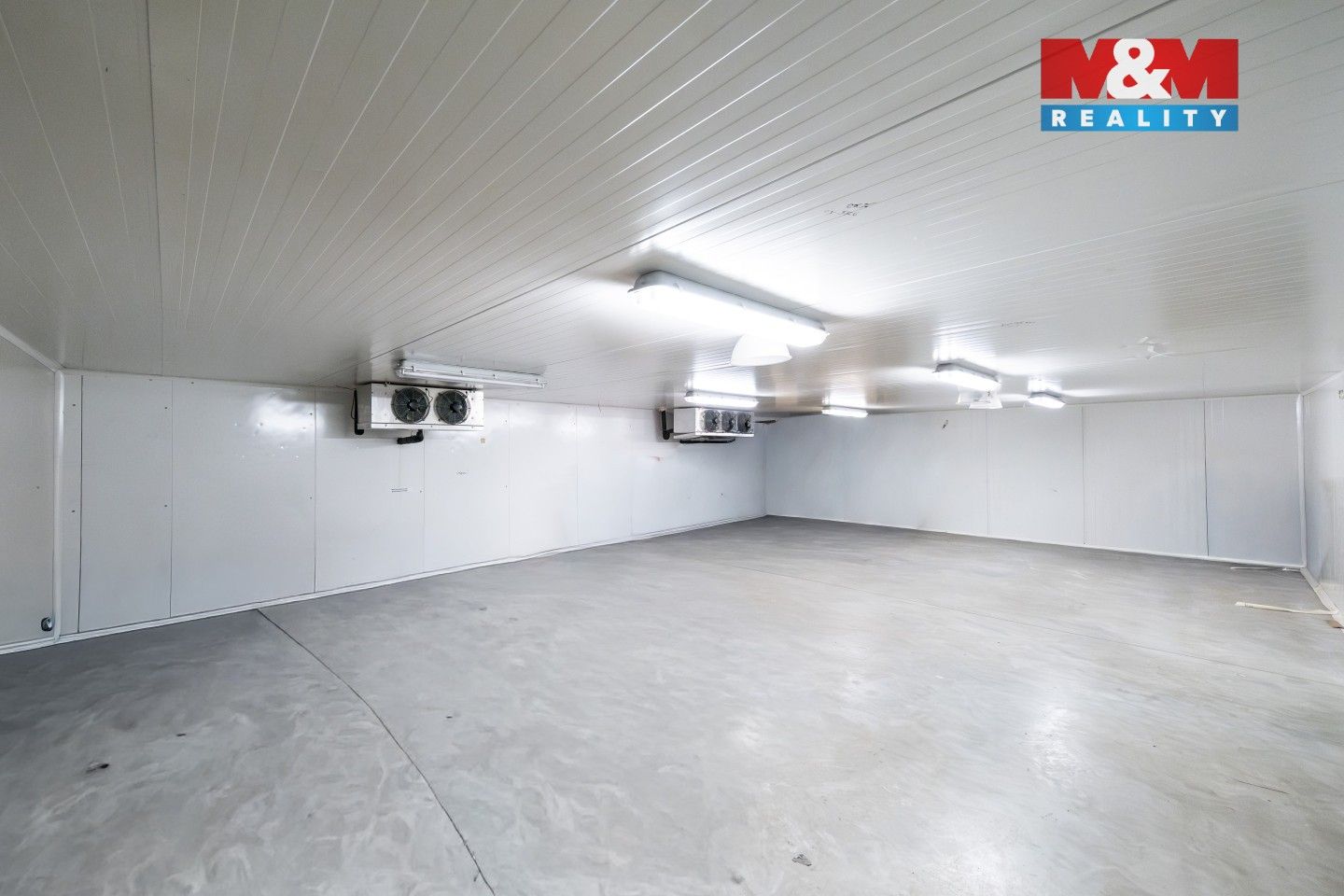 Pronájem komerčního prostoru 1300 m² - foto 11