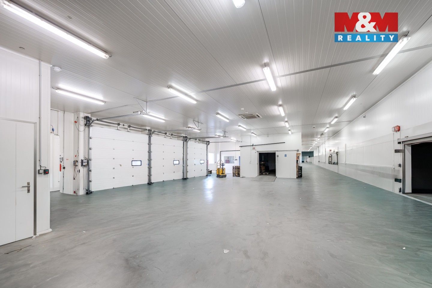 Pronájem komerčního prostoru 1300 m² - foto 12