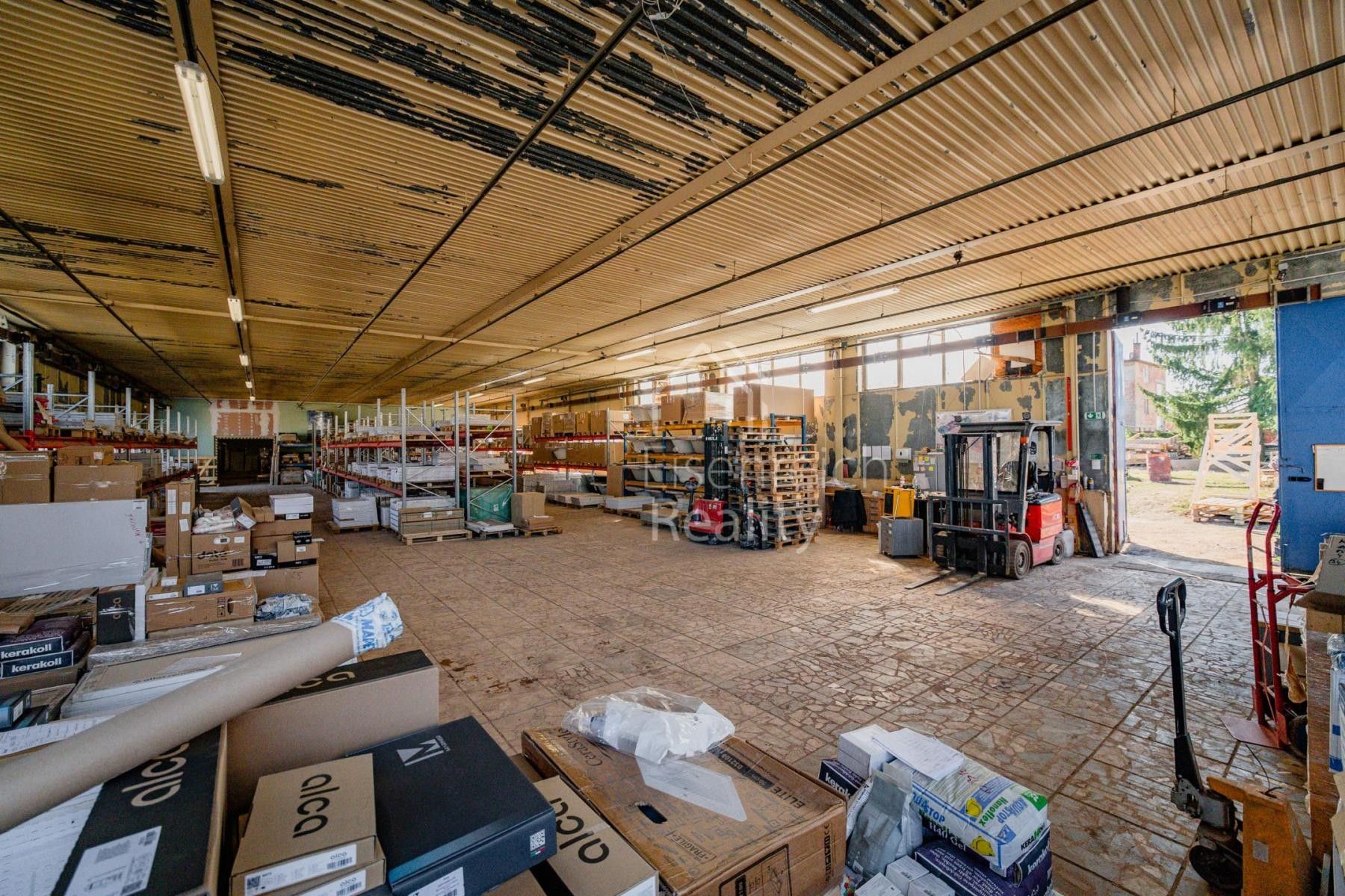 Pronájem komerčního prostoru 1160 m² - foto 11