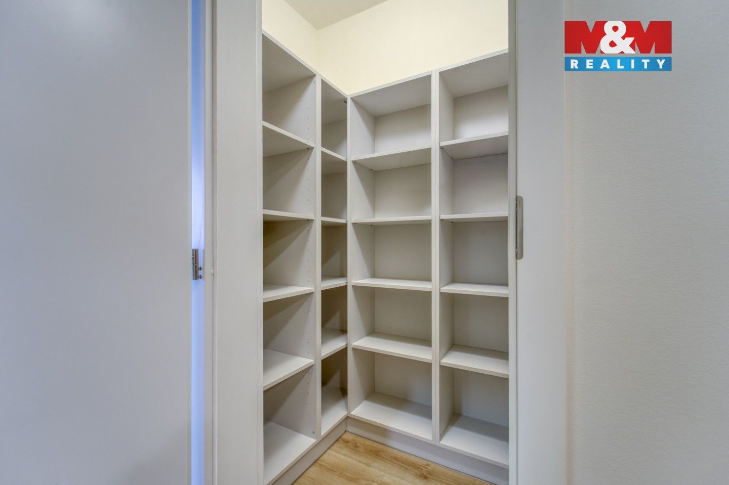 Pronájem bytu 3+kk 77 m² - foto 11