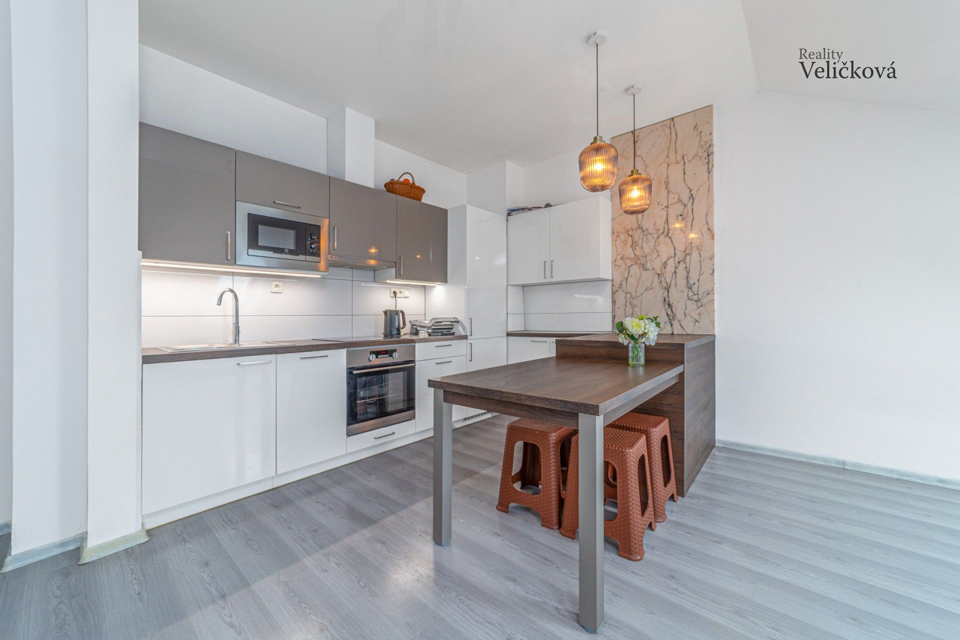 Prodej bytu 3+kk 75 m² - foto 1