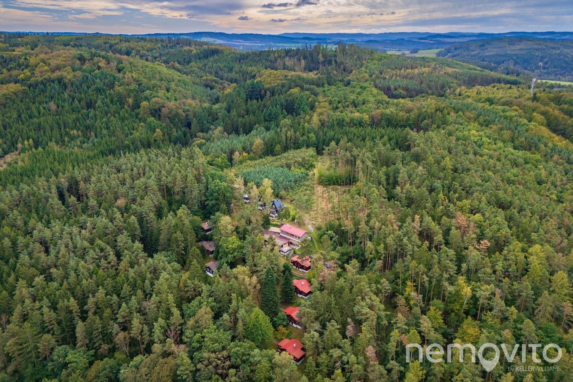 Prodej komerčního prostoru 655 m² - foto 2