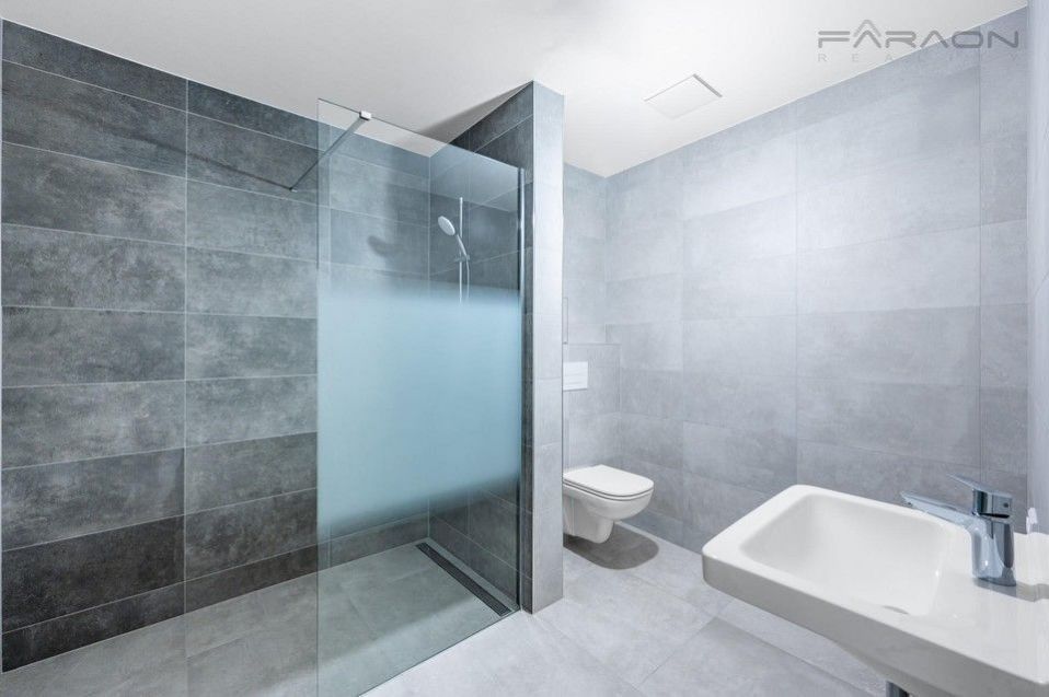 Pronájem bytu 2+kk 111 m² - foto 4