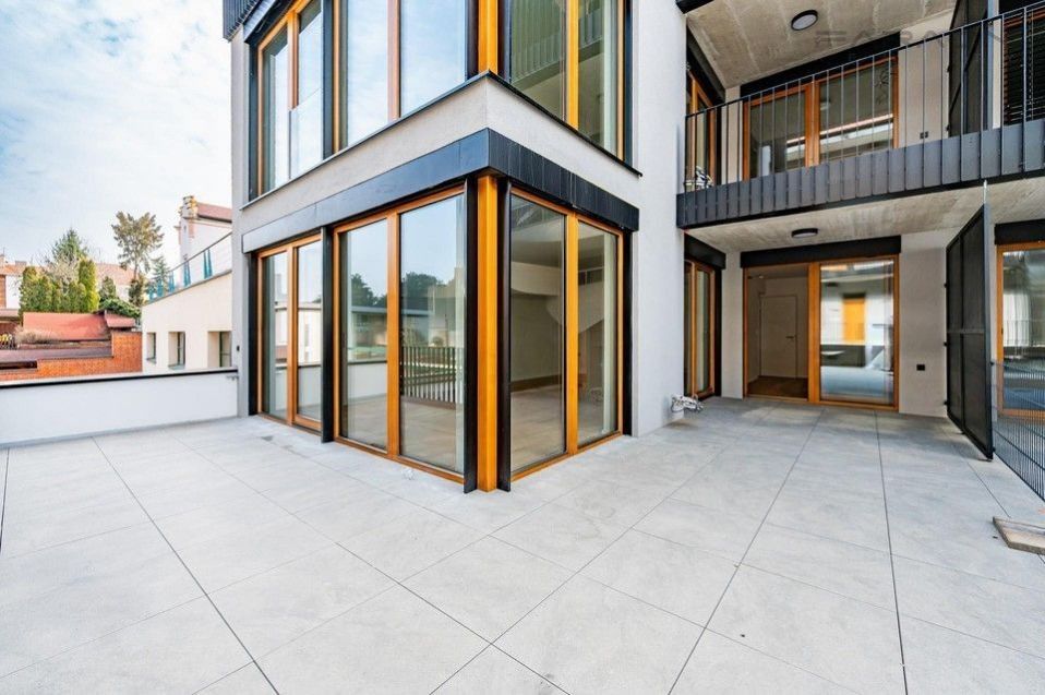 Pronájem bytu 2+kk 111 m² - foto 5