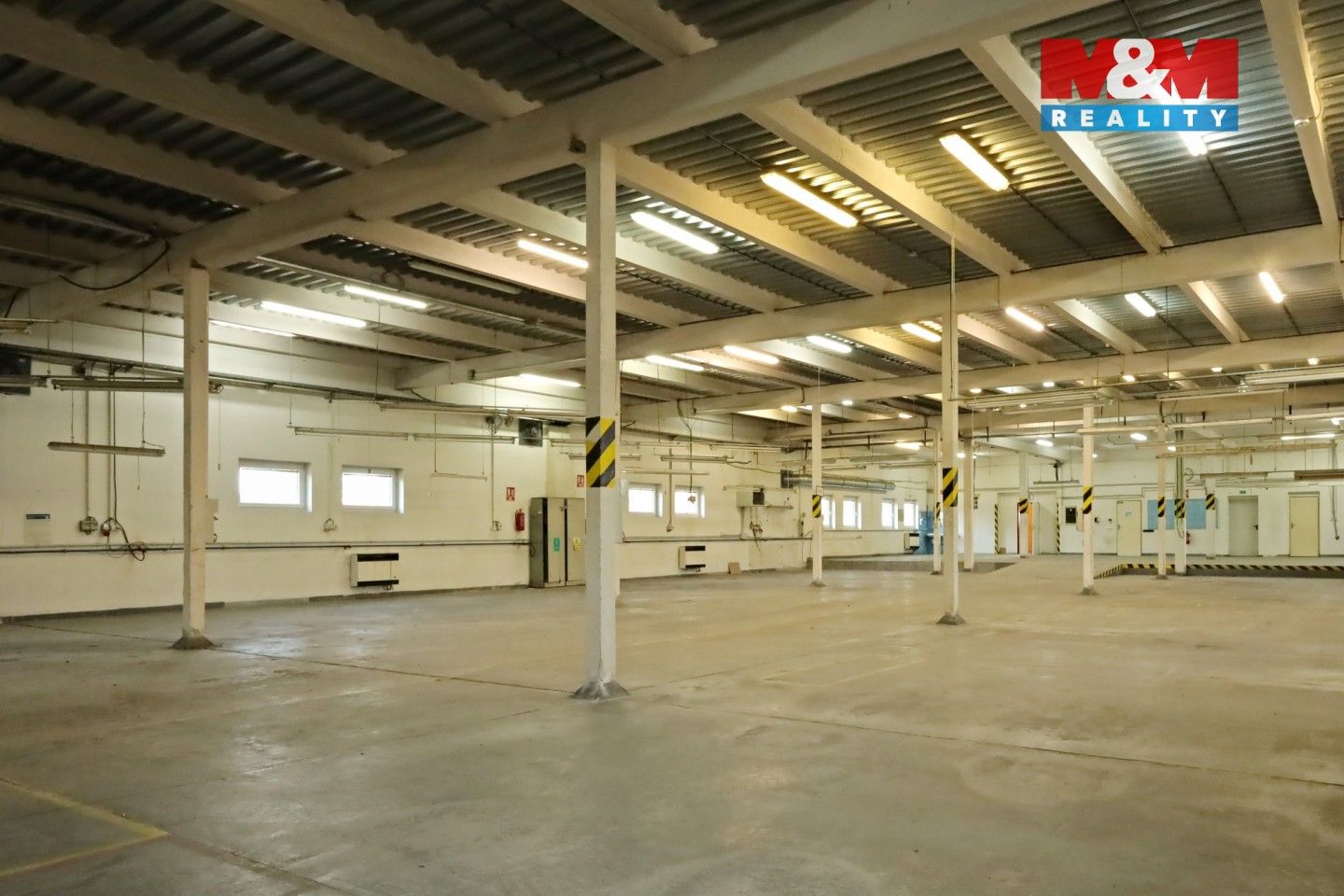 Pronájem komerčního prostoru 2200 m² - foto 5
