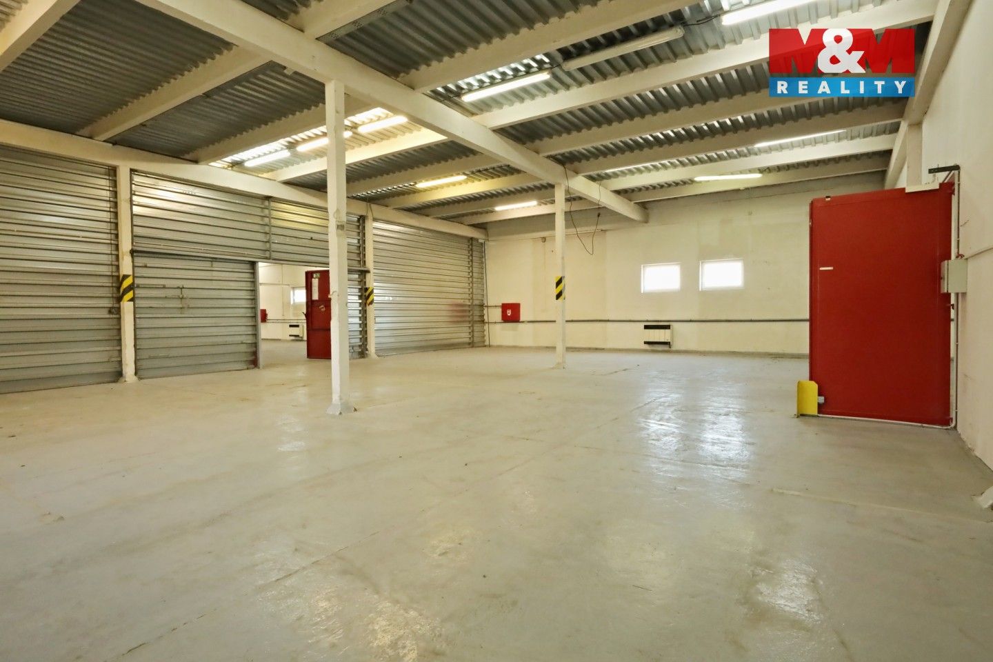 Pronájem komerčního prostoru 2200 m² - foto 8