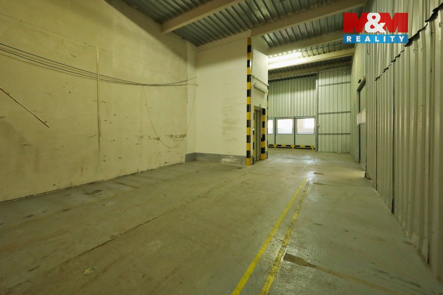 Pronájem komerčního prostoru 2200 m² - foto 9