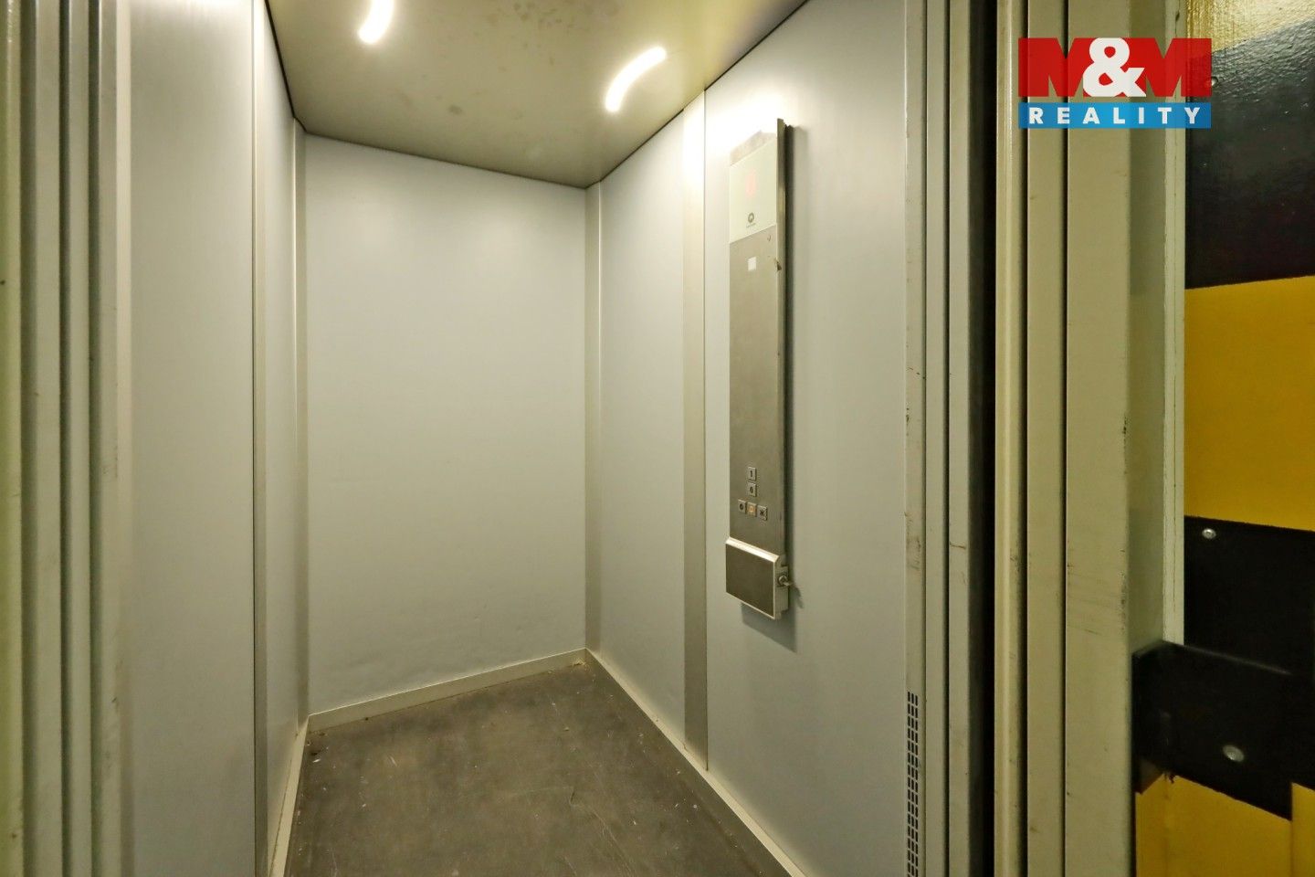Pronájem komerčního prostoru 2200 m² - foto 14