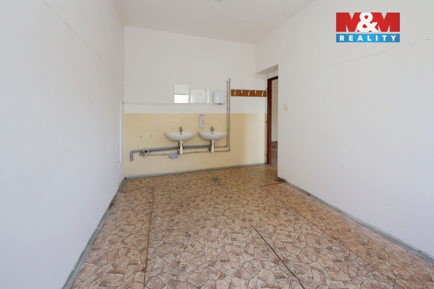 Pronájem komerčního prostoru 2200 m² - foto 19