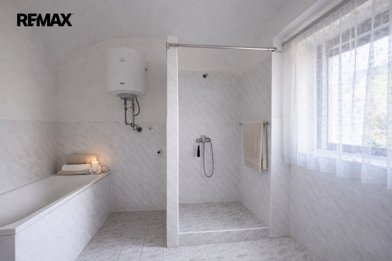 Prodej domu 240 m² - foto 4