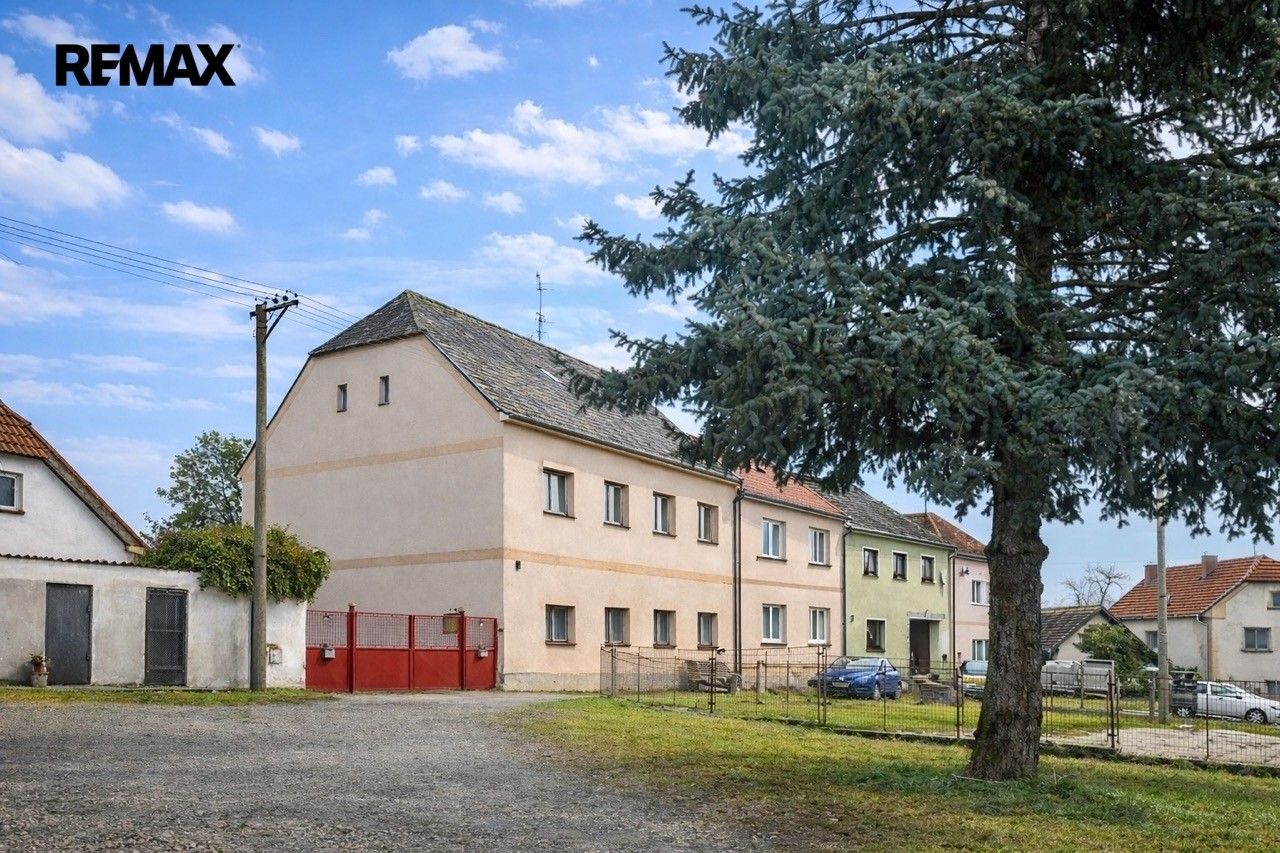 Prodej domu 240 m² - foto 1
