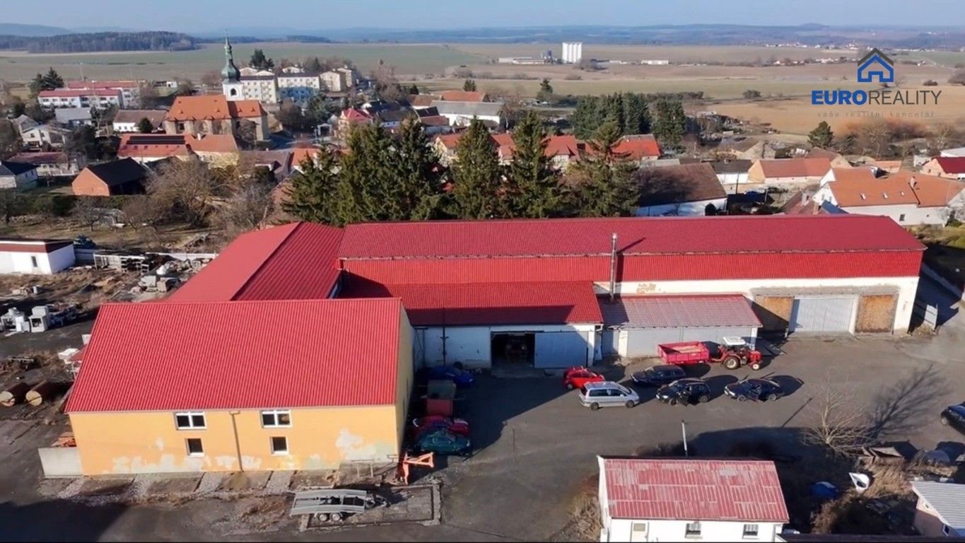 Prodej komerčního prostoru 10996 m² - foto 1