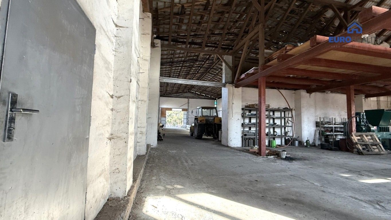 Prodej komerčního prostoru 10996 m² - foto 12