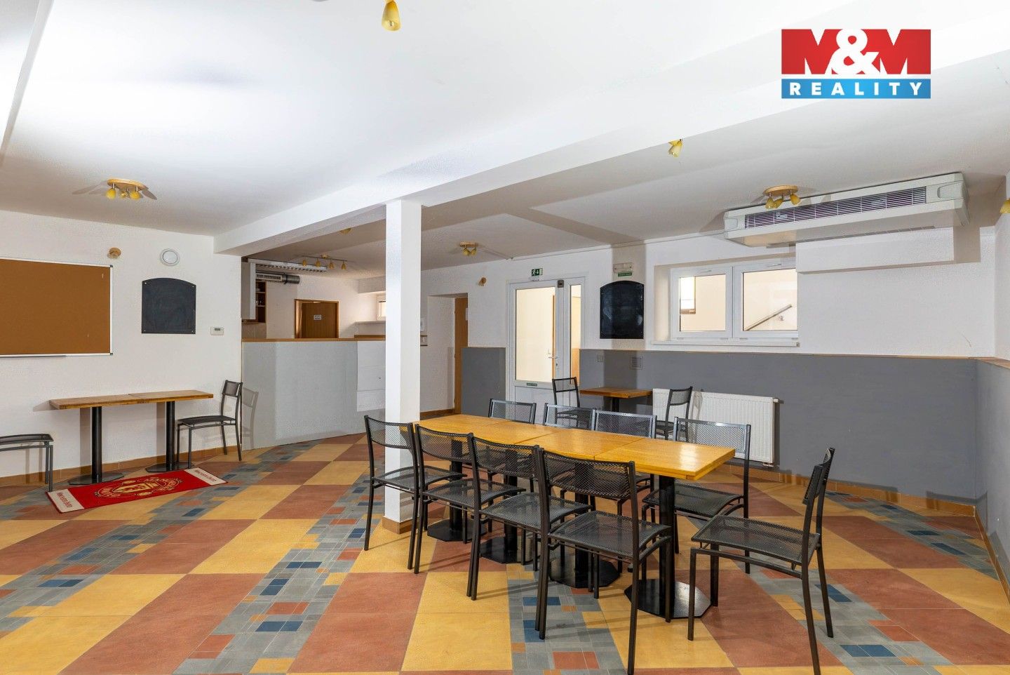 Prodej komerčního prostoru 305 m² - foto 5