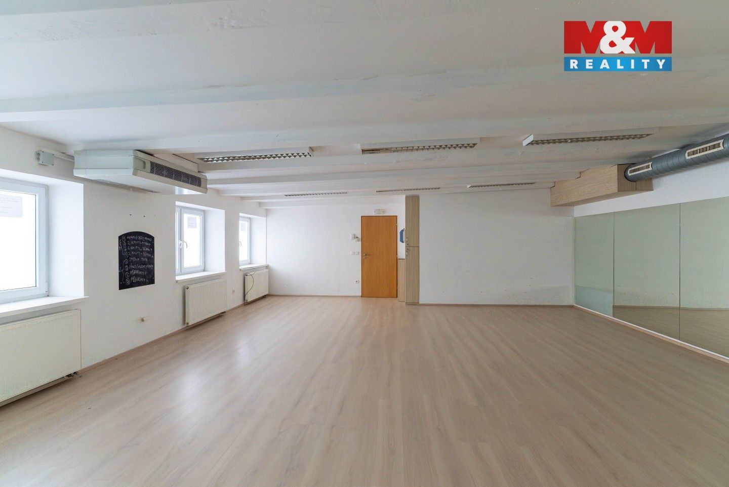 Prodej komerčního prostoru 305 m² - foto 9