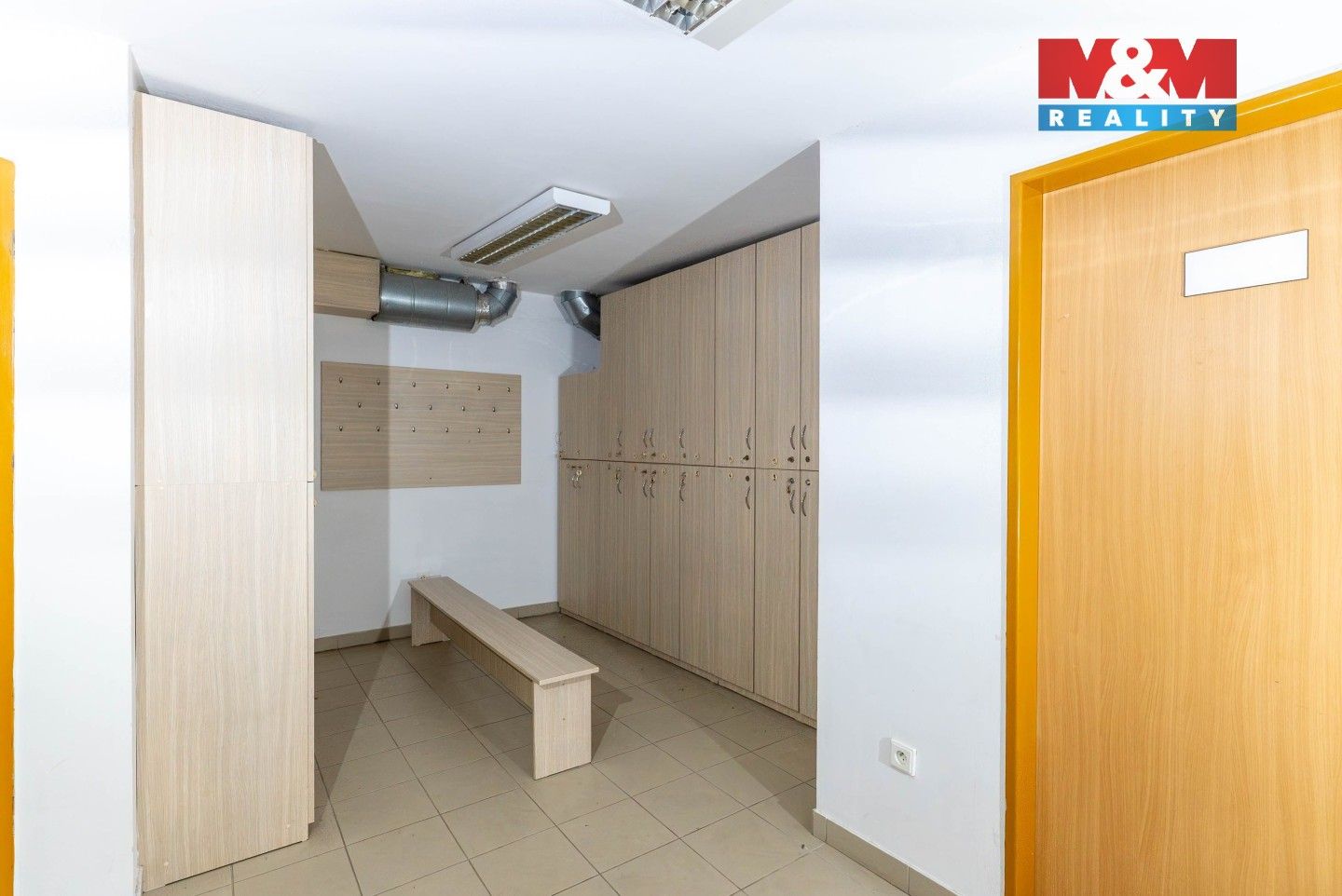 Prodej komerčního prostoru 305 m² - foto 11