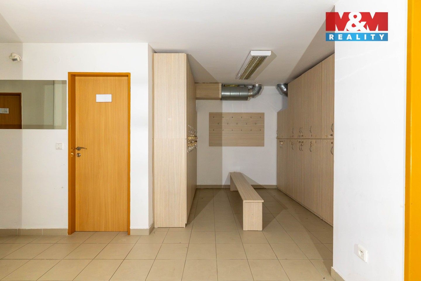 Prodej komerčního prostoru 305 m² - foto 12