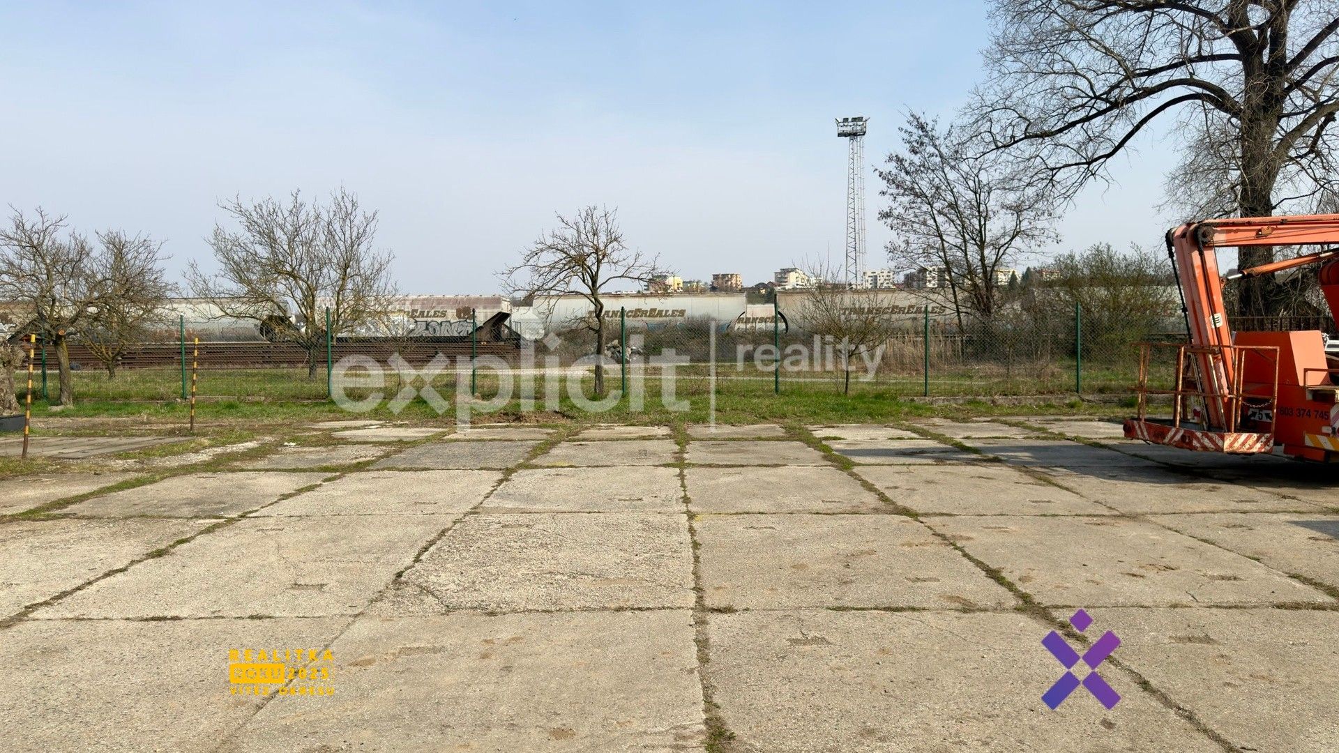 Pronájem pozemku 100 m² - foto 1