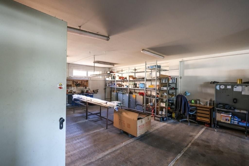 Prodej komerčního prostoru 1871 m² - foto 14