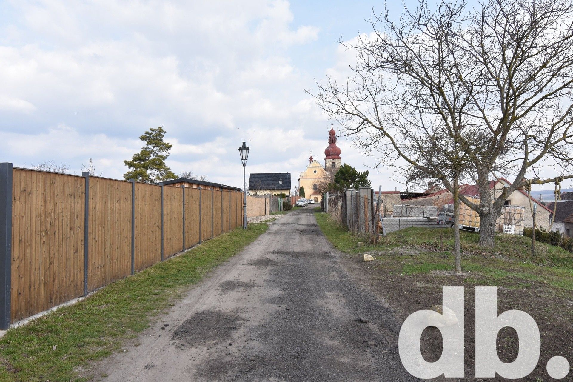 Prodej pozemku 810 m² - foto 1