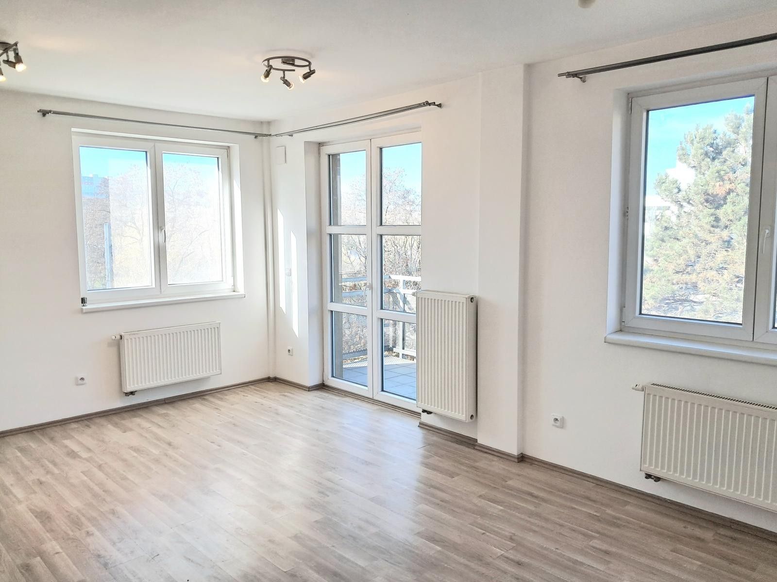 Pronájem bytu 1+kk 34 m² - foto 2