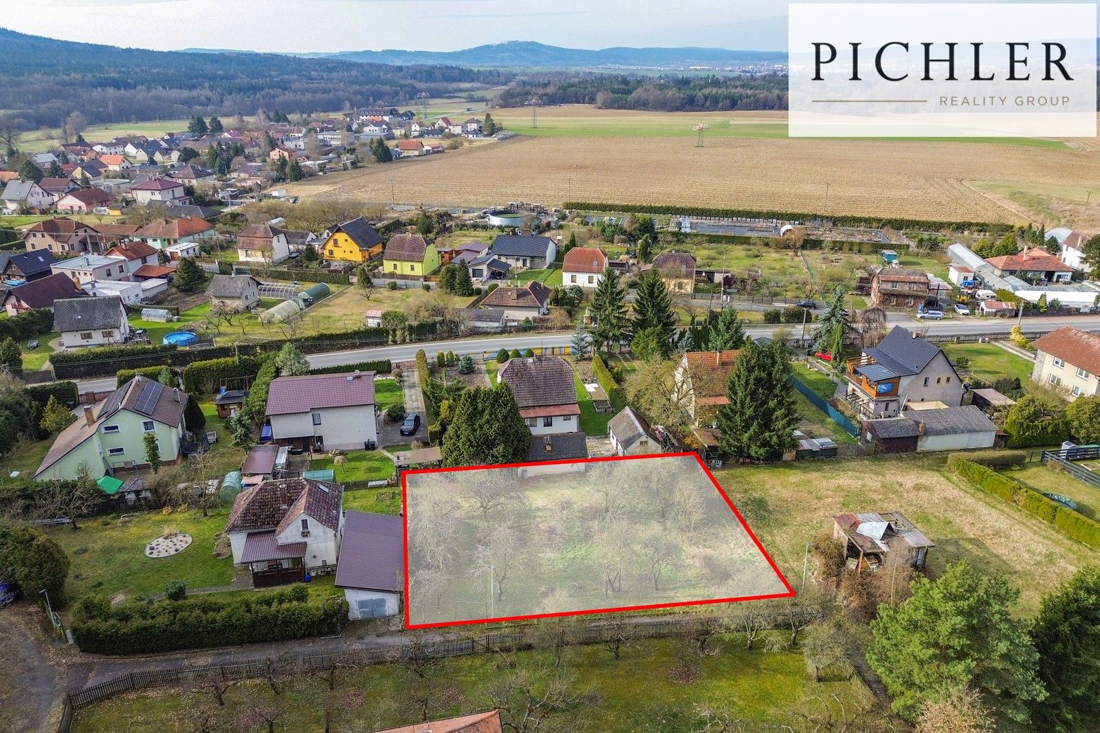 Prodej pozemku 797 m² - foto 1