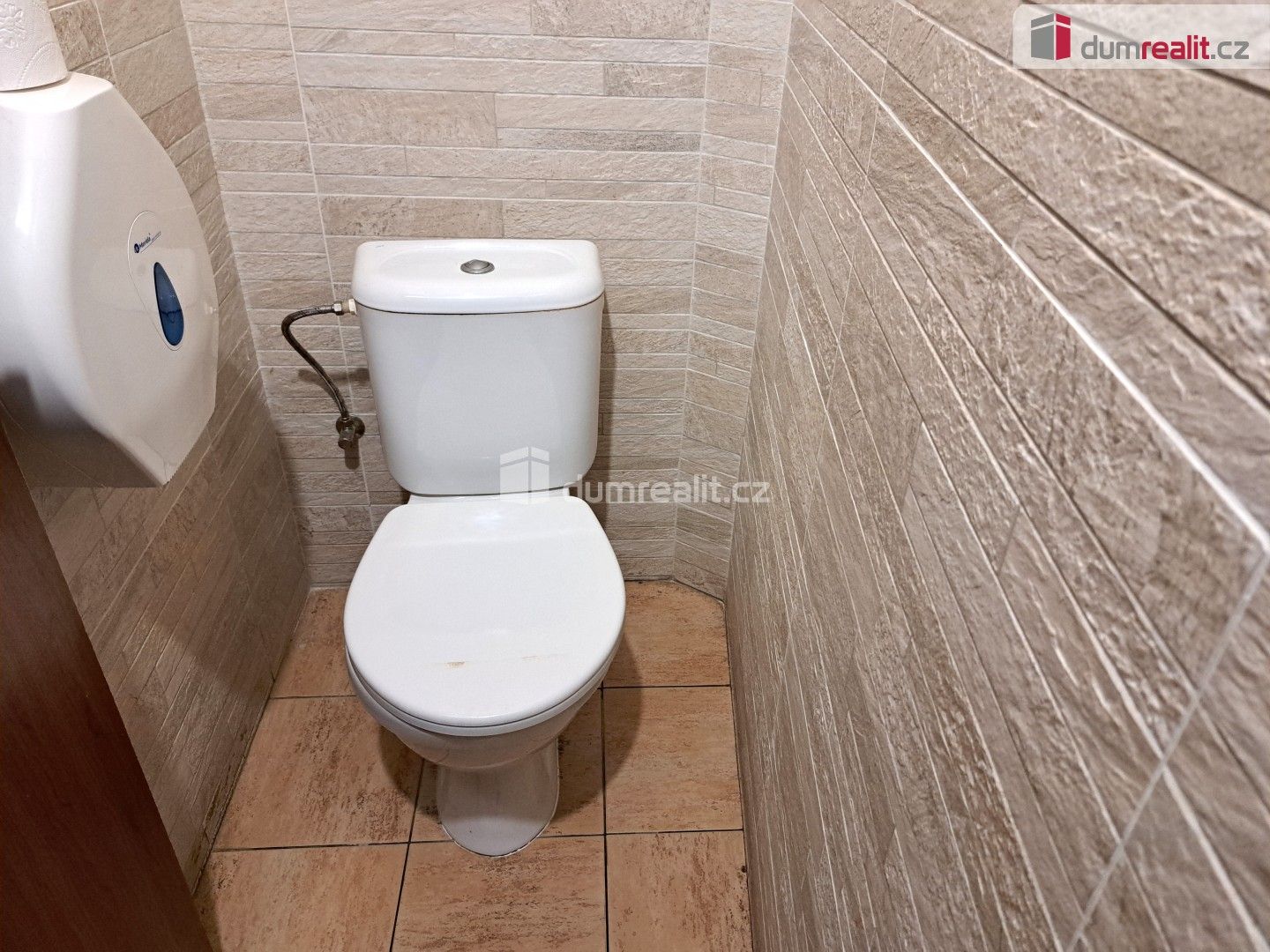 Prodej komerčního prostoru 126 m² - foto 12