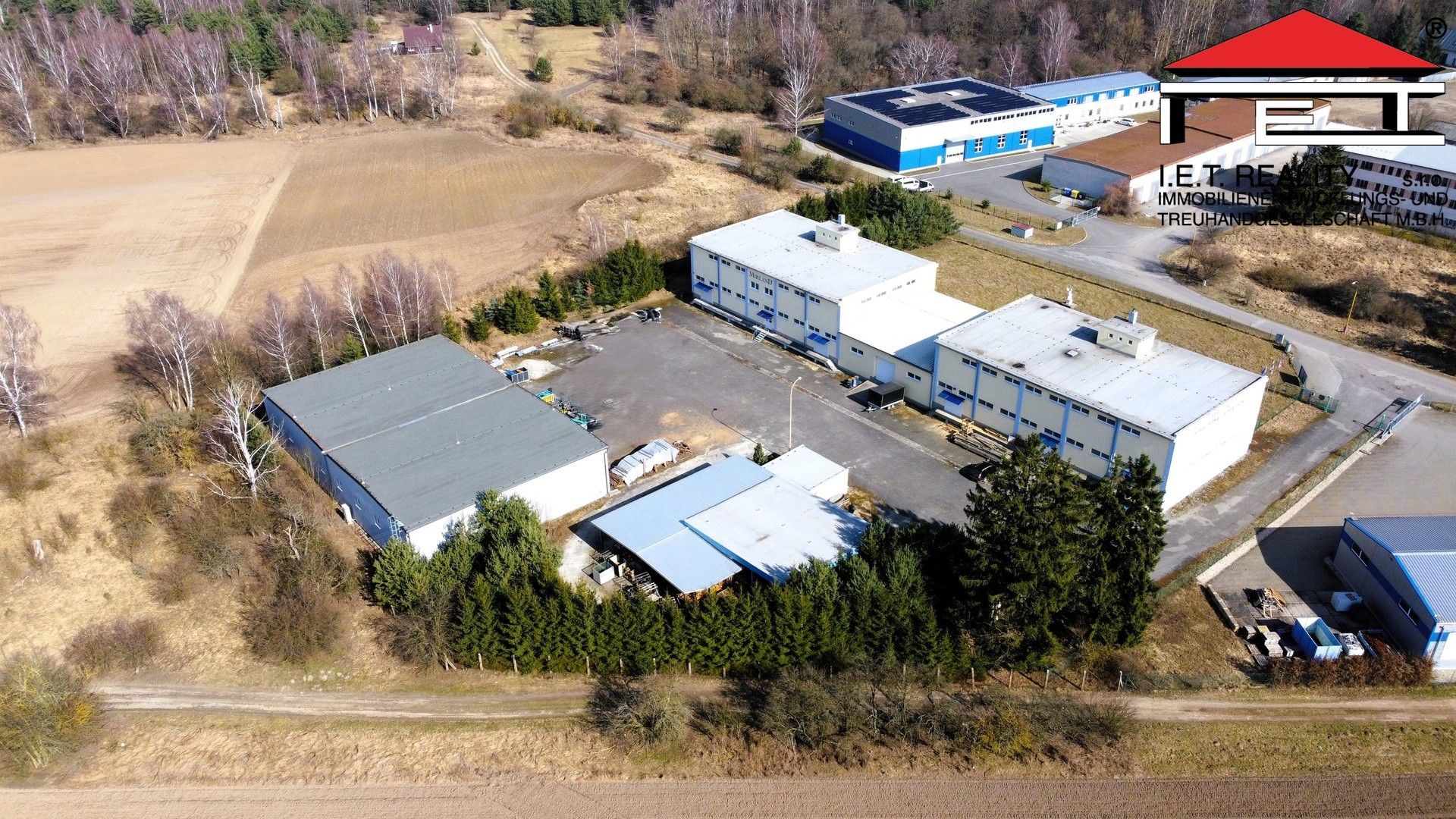 Prodej komerčního prostoru 3500 m² - foto 1